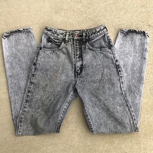 Vintage Acid Wash Edwin mom-style Jeans